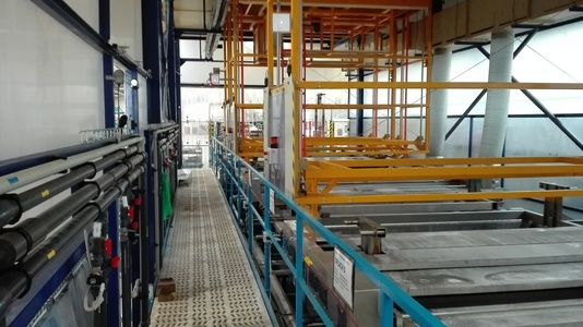 Автоматическая однорядная линия фосфатирования для обработки внешней и внутренней поверхности закрытых стальных профилей